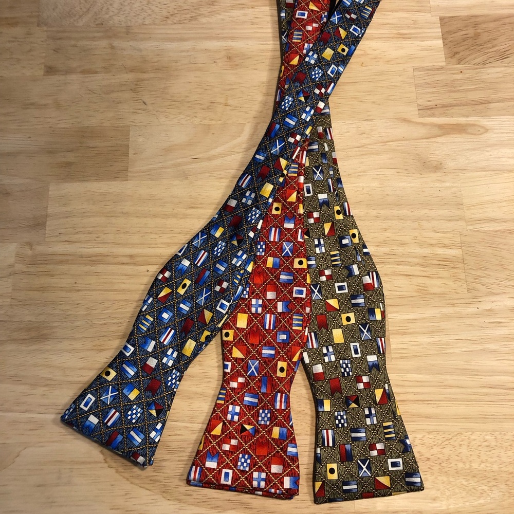 Mystic Multicolor Geometric Bow Tie Set